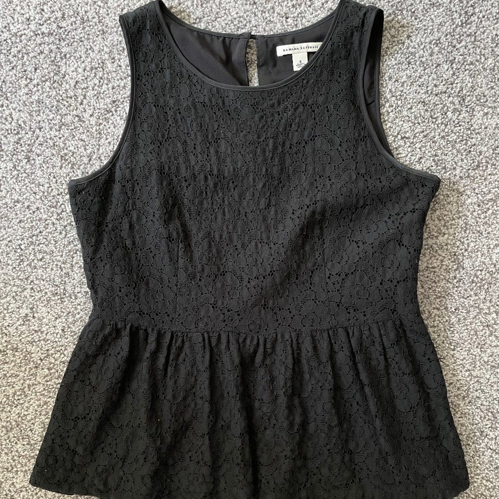 Banana Republic black sleeveless embroidered peplum top, size 8